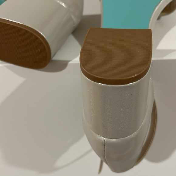 BETSEY JOHNSON ~ evening sandals ~ size 9.5 - Picture 15 of 16